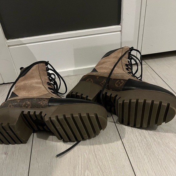 COPY - LV Laureate Platform Desert Boot - Picture 3 of 8